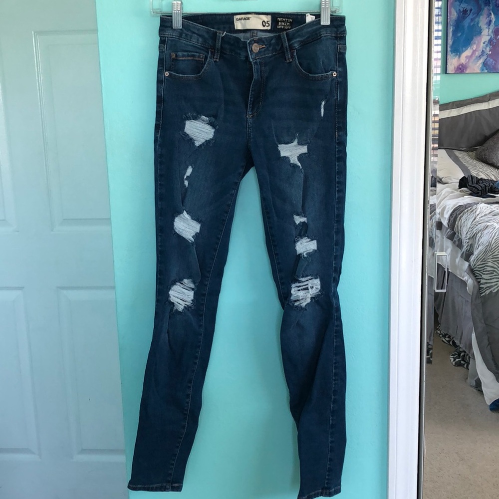Garage ripped stretchy jeans